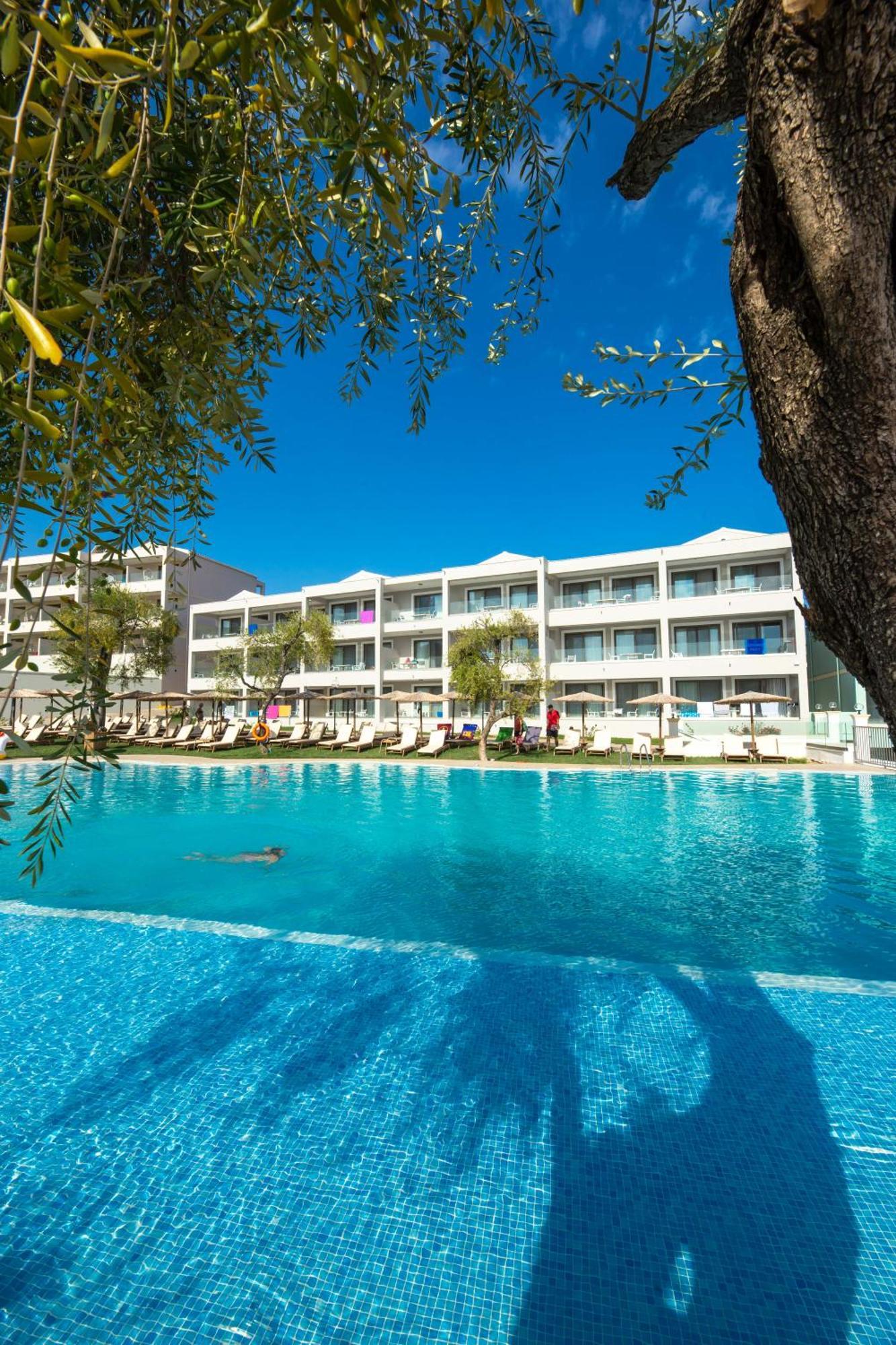 Robolla Beach Aparthotel Roda  Ngoại thất bức ảnh